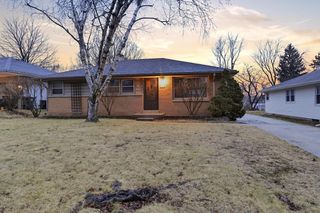 11016 W Wells STREET, Wauwatosa, WI 53226