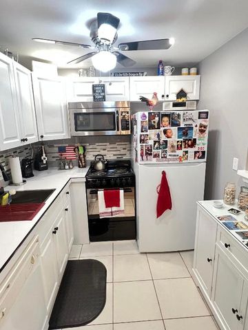 334 Southampton B, West Palm Beach, FL 33417