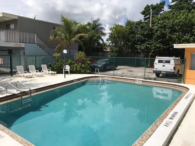 1500 Crescent Circle B211, Lake Park, FL 33403