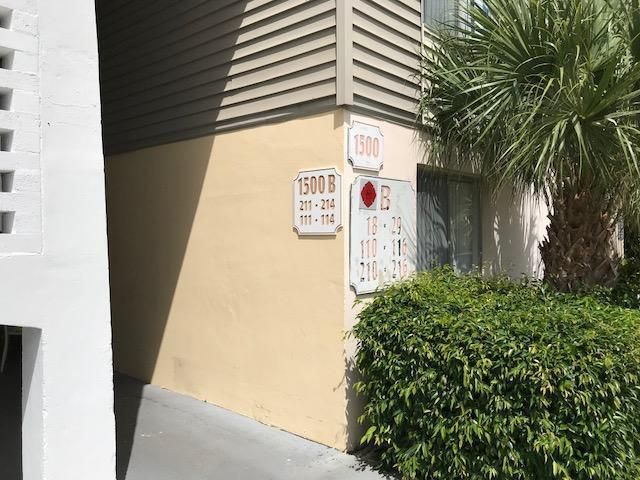 1500 Crescent Circle B211, Lake Park, FL 33403