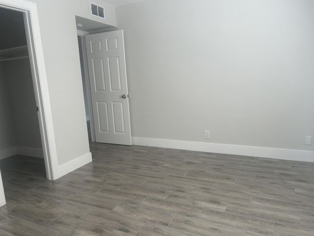 1500 Crescent Circle B211, Lake Park, FL 33403