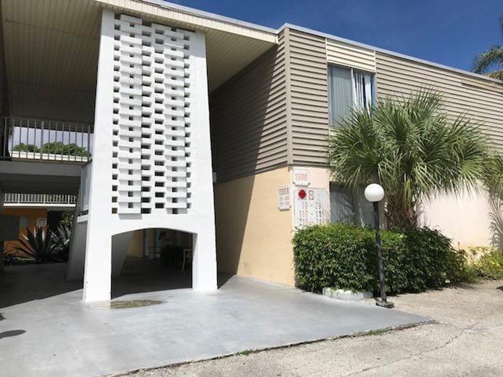 1500 Crescent Circle B211, Lake Park, FL 33403
