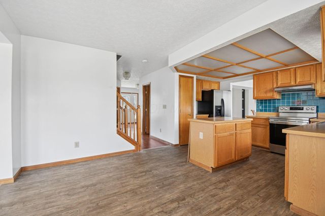 523 Winnard Drive, Columbus, OH 43213