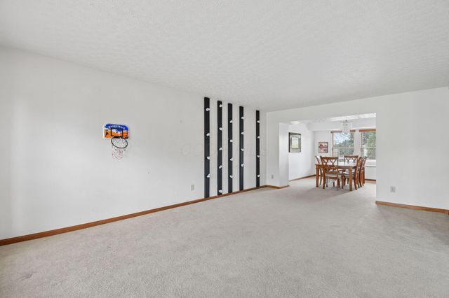 523 Winnard Drive, Columbus, OH 43213