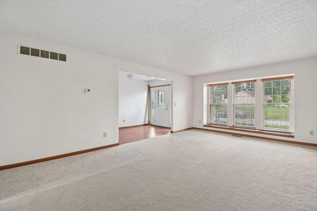 523 Winnard Drive, Columbus, OH 43213