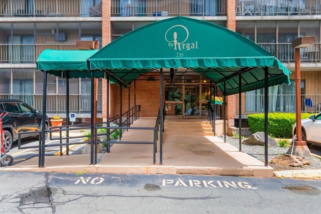235 Winthrop St. 4405, Medford, MA 02155