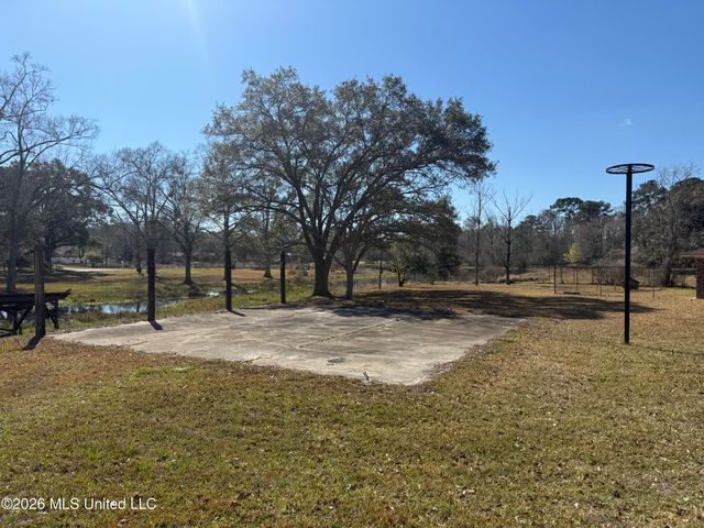 9504 Kimberly Circle, Moss Point, MS 39562