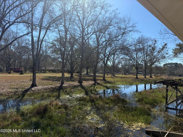 9504 Kimberly Circle, Moss Point, MS 39562