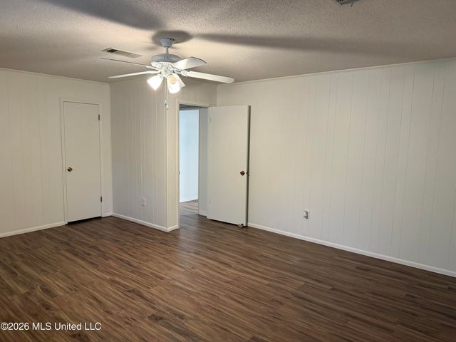 9504 Kimberly Circle, Moss Point, MS 39562