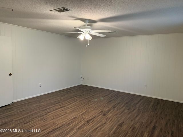 9504 Kimberly Circle, Moss Point, MS 39562