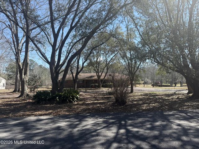 9504 Kimberly Circle, Moss Point, MS 39562