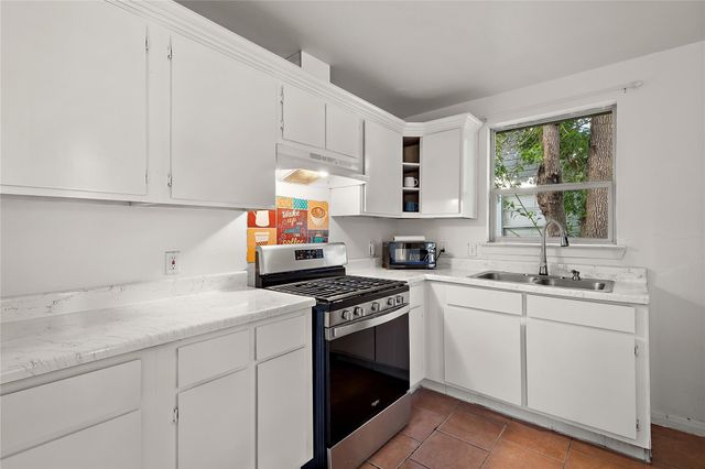 225 Palmyra Street, Houston, TX 77022