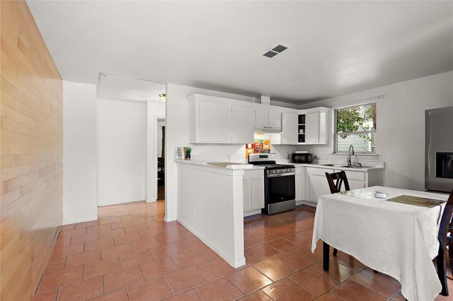 225 Palmyra Street, Houston, TX 77022