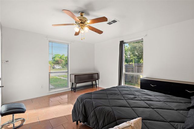 225 Palmyra Street, Houston, TX 77022