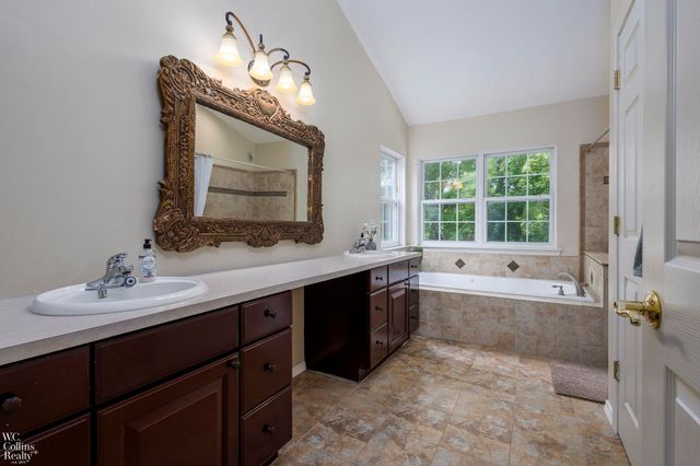 3130 Hidden Timber Drive, Lake Orion, MI 48359