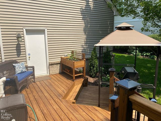 3130 Hidden Timber Drive, Lake Orion, MI 48359