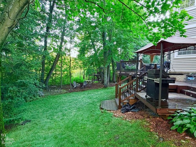 3130 Hidden Timber Drive, Lake Orion, MI 48359