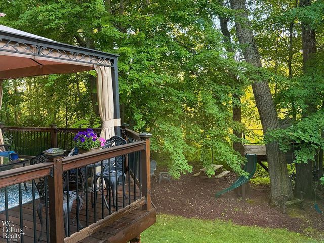 3130 Hidden Timber Drive, Lake Orion, MI 48359
