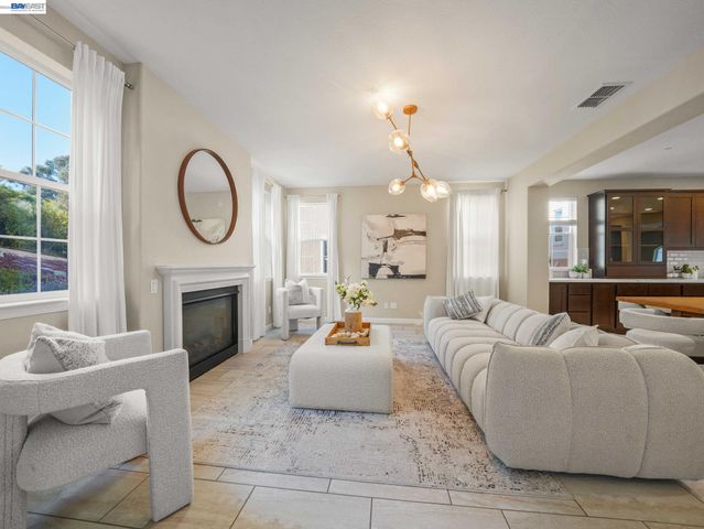 2703 Tribune Ave, Hayward, CA 94542