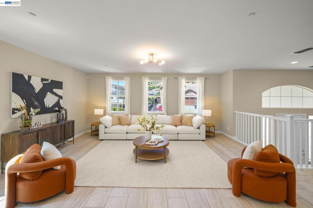 2703 Tribune Ave, Hayward, CA 94542