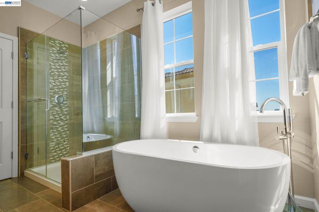 2703 Tribune Ave, Hayward, CA 94542