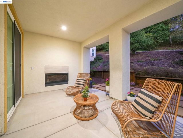 2703 Tribune Ave, Hayward, CA 94542