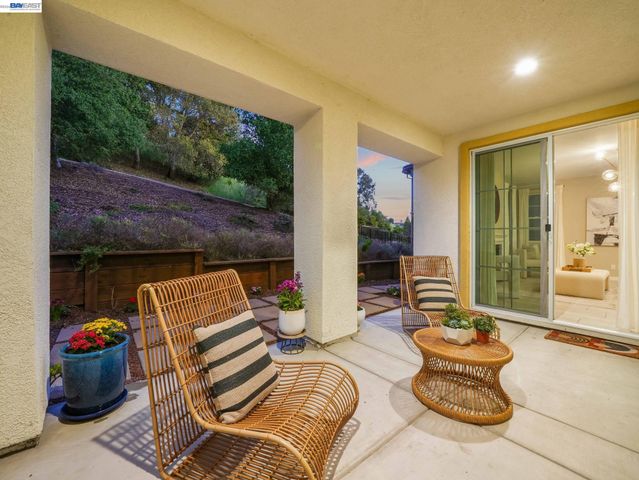 2703 Tribune Ave, Hayward, CA 94542