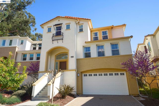 2703 Tribune Ave, Hayward, CA 94542