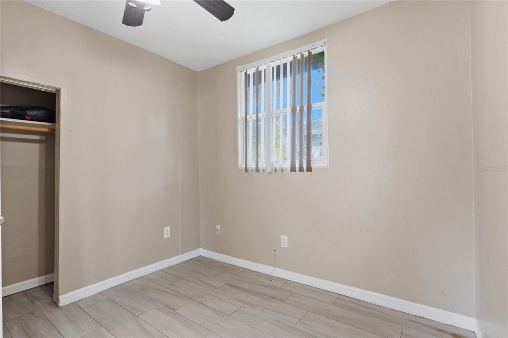 Image 11 of property listing at 920 E ANNIE STREET, Tampa, FL 33612