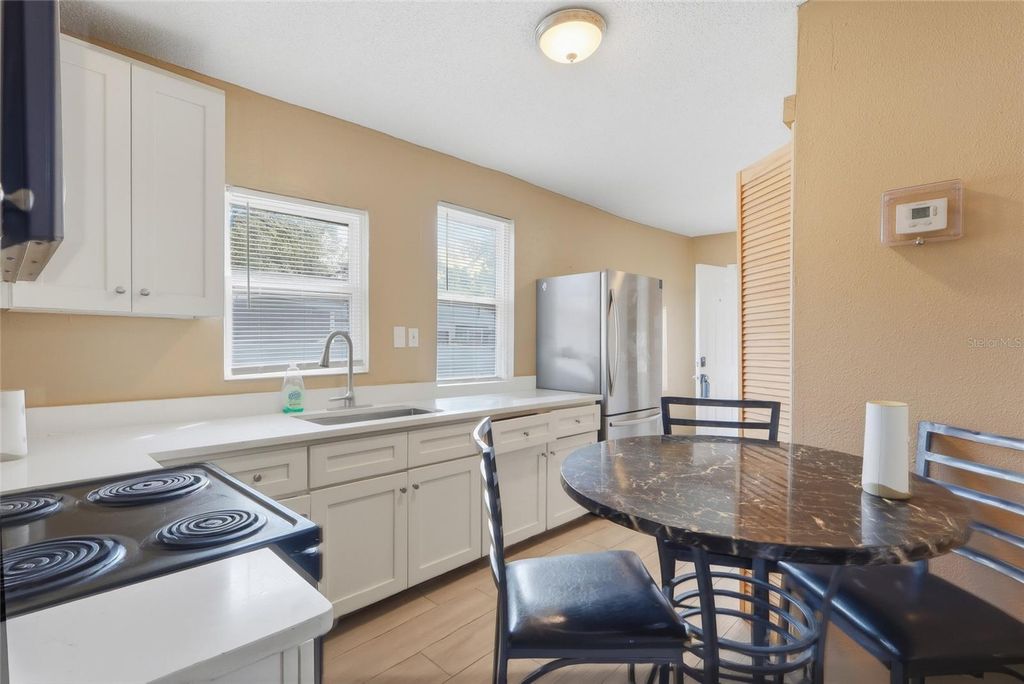 Image 7 of property listing at 920 E ANNIE STREET, Tampa, FL 33612