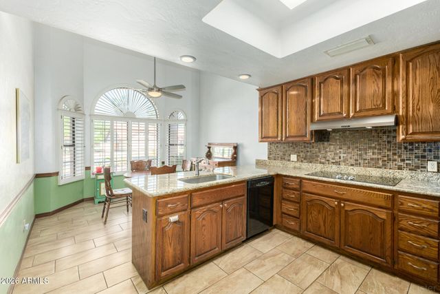 537 E HACKAMORE Street, Mesa, AZ 85203