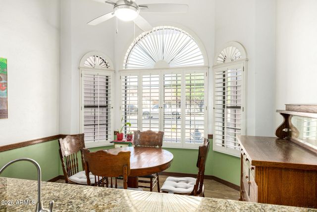 537 E HACKAMORE Street, Mesa, AZ 85203