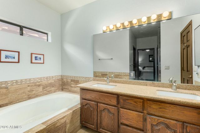 537 E HACKAMORE Street, Mesa, AZ 85203