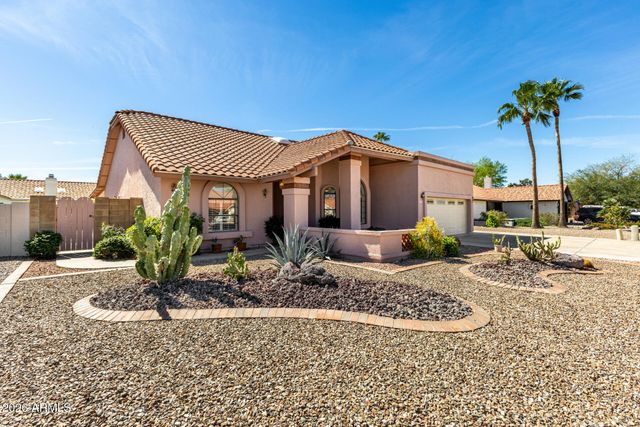537 E HACKAMORE Street, Mesa, AZ 85203