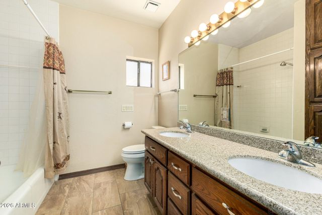 537 E HACKAMORE Street, Mesa, AZ 85203