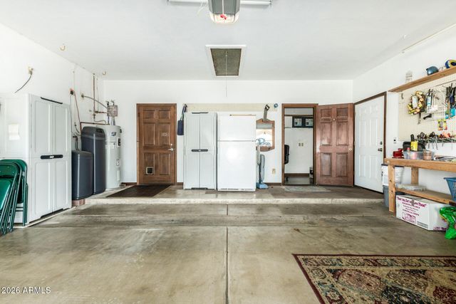 537 E HACKAMORE Street, Mesa, AZ 85203