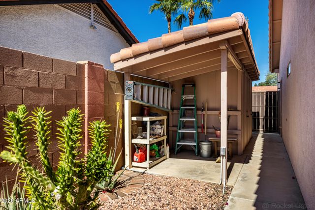 537 E HACKAMORE Street, Mesa, AZ 85203