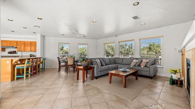 6976 Cataba, Oak Hills, CA 92344