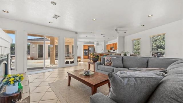 6976 Cataba, Oak Hills, CA 92344