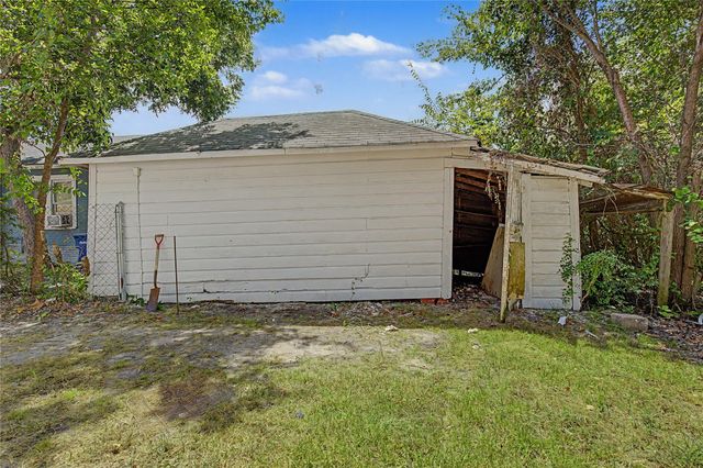632 University Avenue, Huntsville, TX 77320