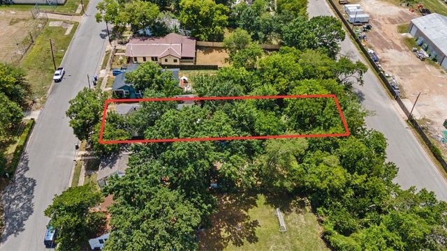 632 University Avenue, Huntsville, TX 77320