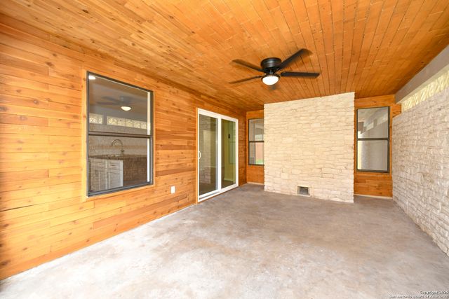 8906 Willmon, Windcrest, TX 78239