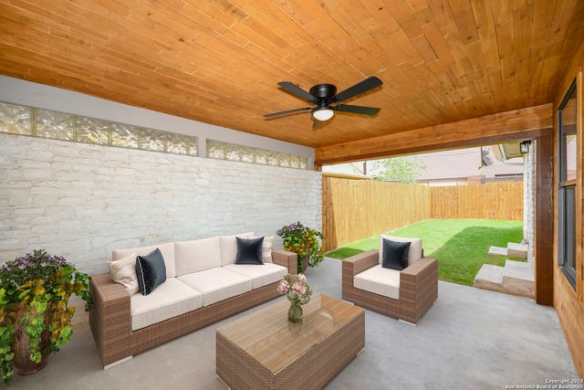 8906 Willmon, Windcrest, TX 78239