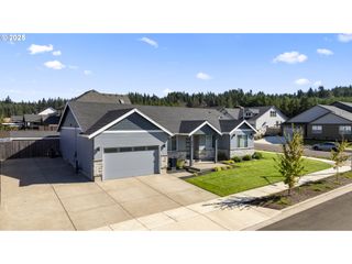 819 RILEY Dr, Silverton, OR 97381