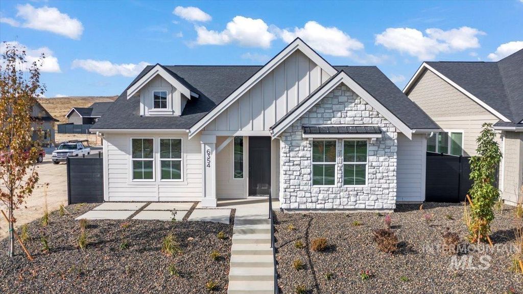 6391 N Barholm Ln, Eagle, ID 83616