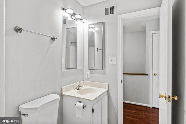 5416 WYCKLOW CT, Alexandria, VA 22304