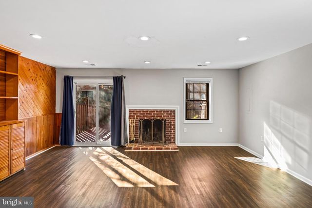 5416 WYCKLOW CT, Alexandria, VA 22304