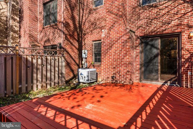 5416 WYCKLOW CT, Alexandria, VA 22304