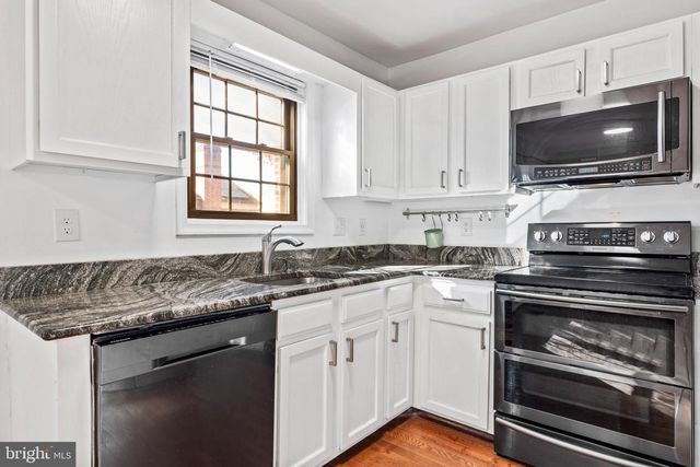 5416 WYCKLOW CT, Alexandria, VA 22304