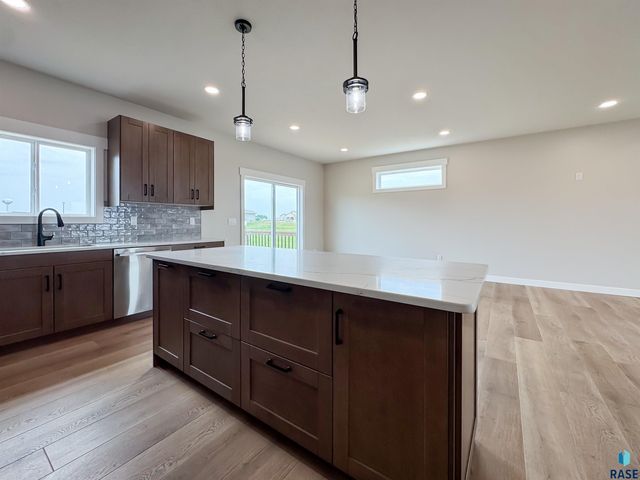 212 W Willow Trl Trail, Crooks, SD 57020